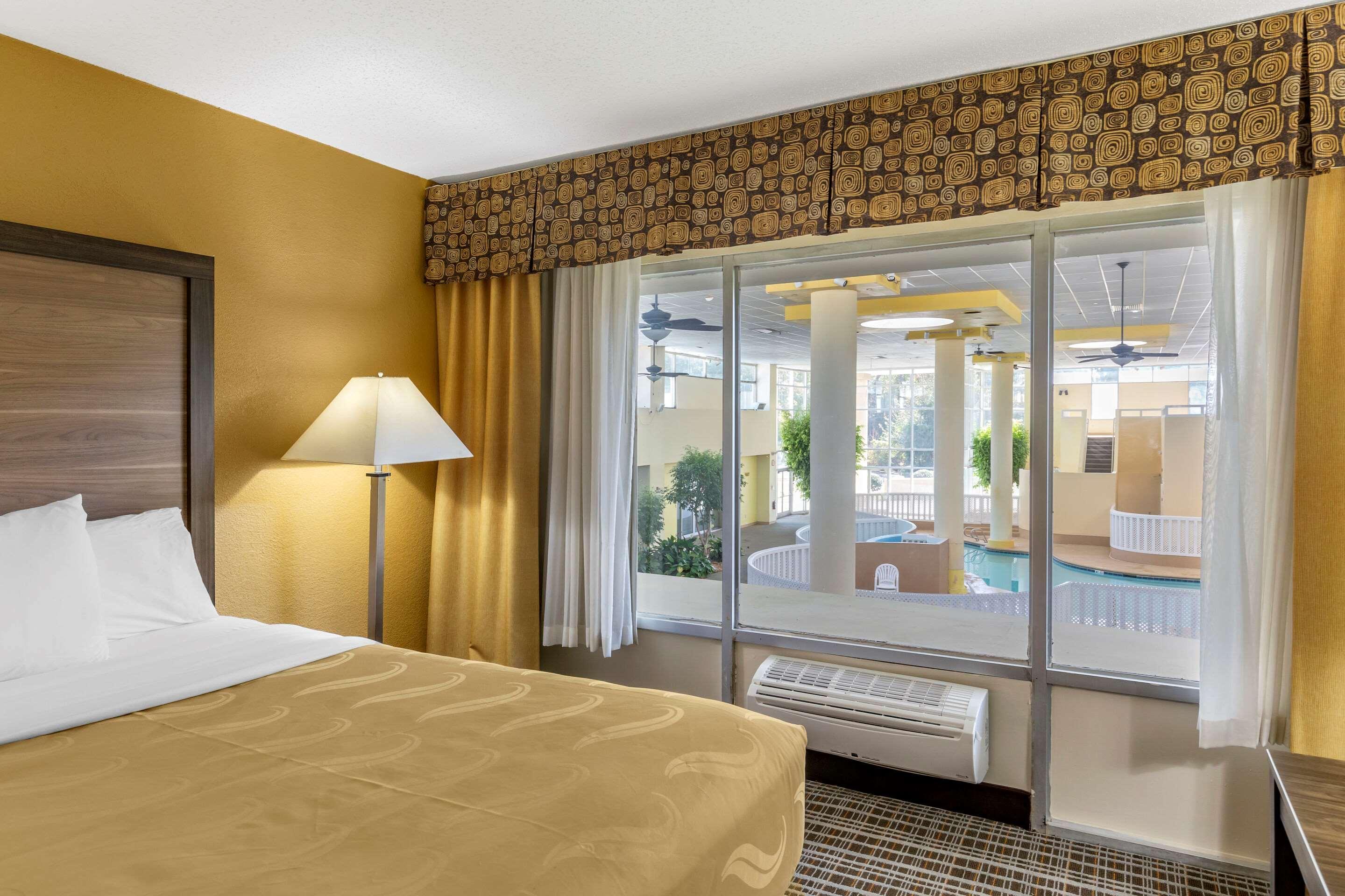 Quality Inn & Suites - Greensboro-High Point Экстерьер фото