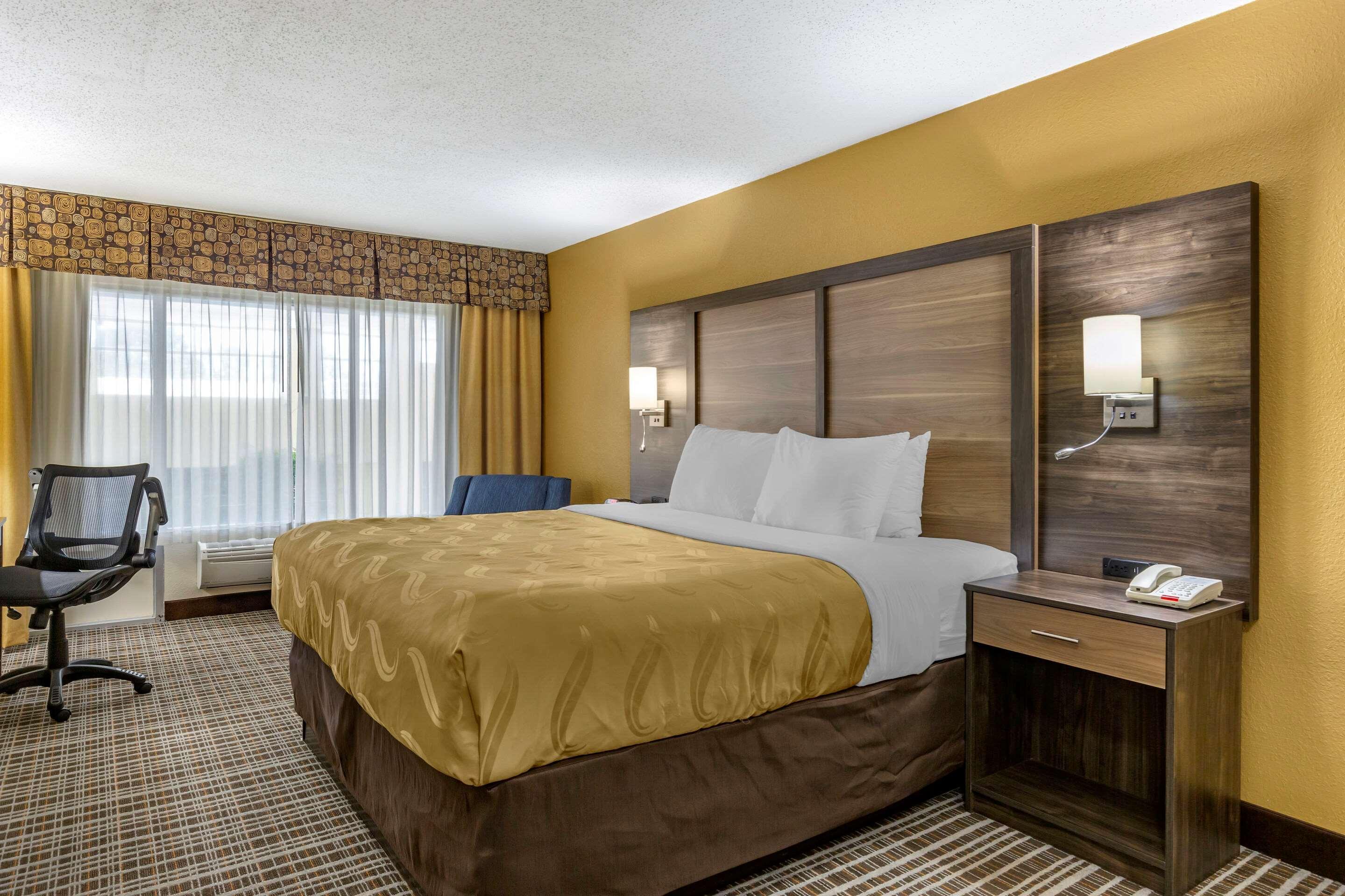 Quality Inn & Suites - Greensboro-High Point Экстерьер фото