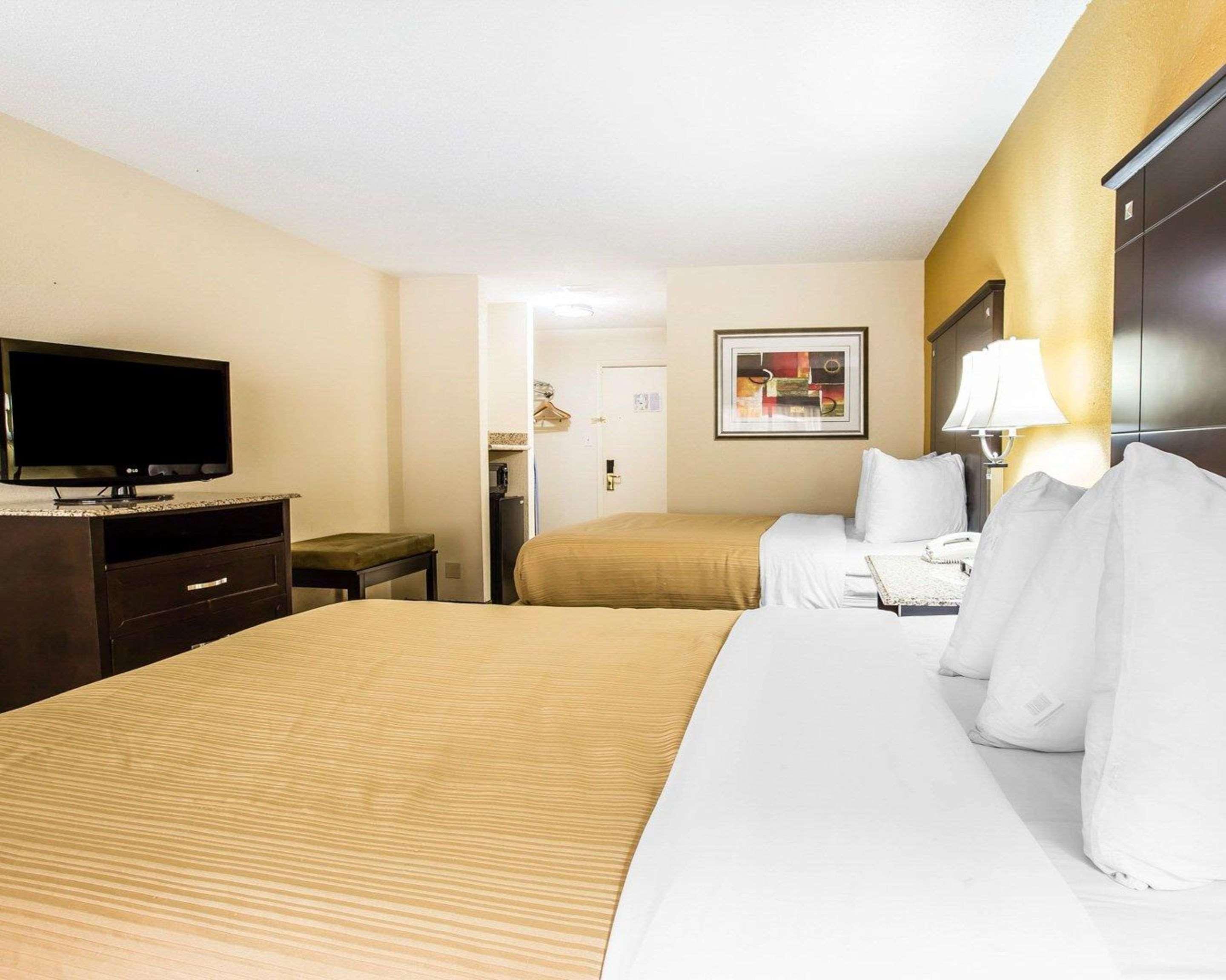 Quality Inn & Suites - Greensboro-High Point Экстерьер фото