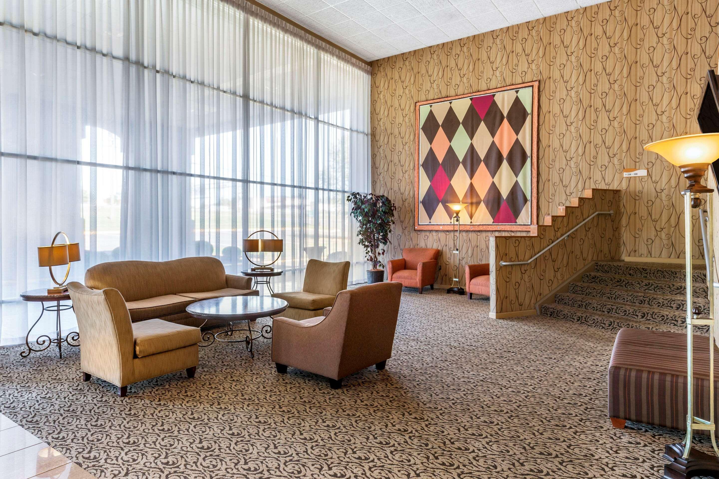 Quality Inn & Suites - Greensboro-High Point Экстерьер фото