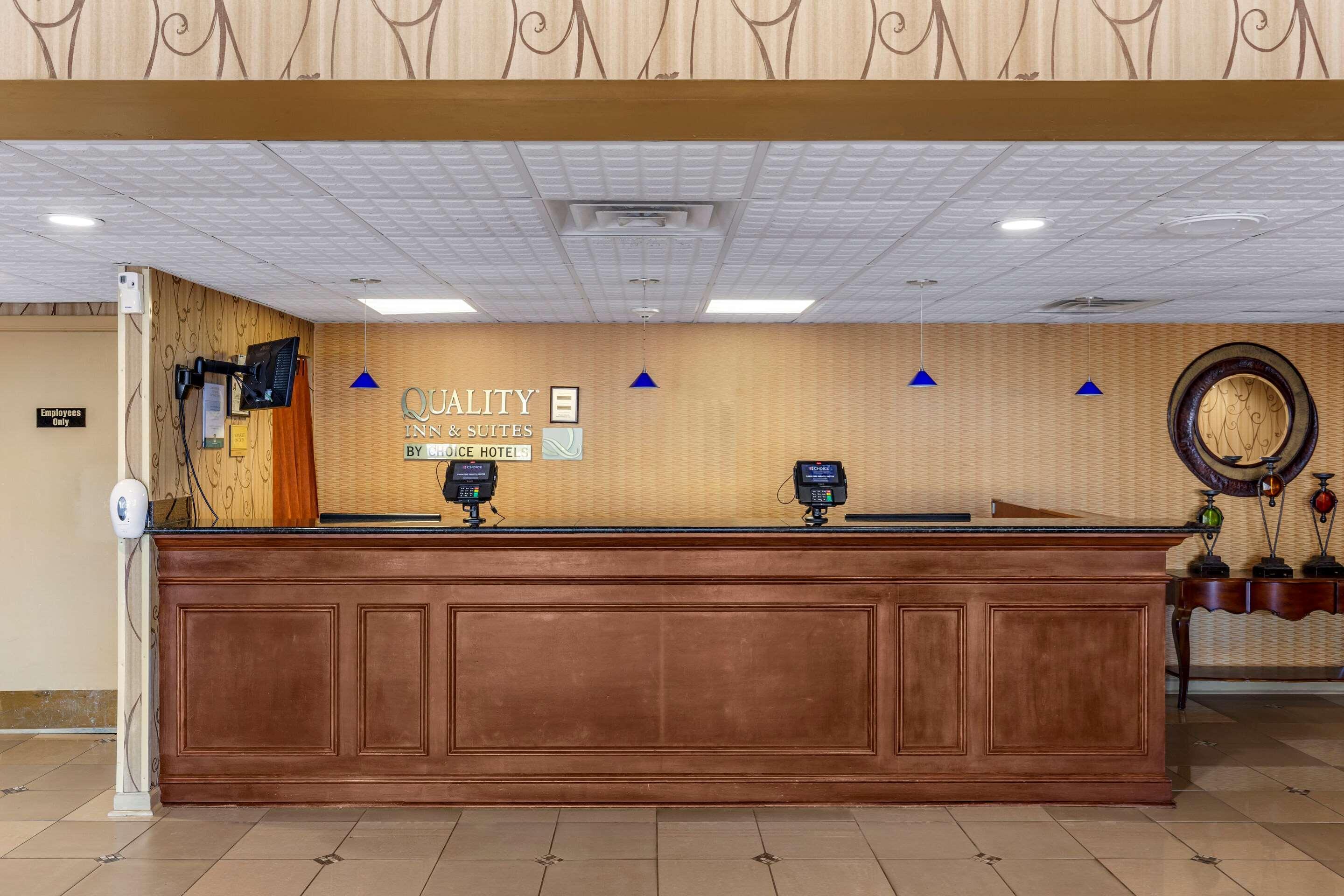 Quality Inn & Suites - Greensboro-High Point Экстерьер фото