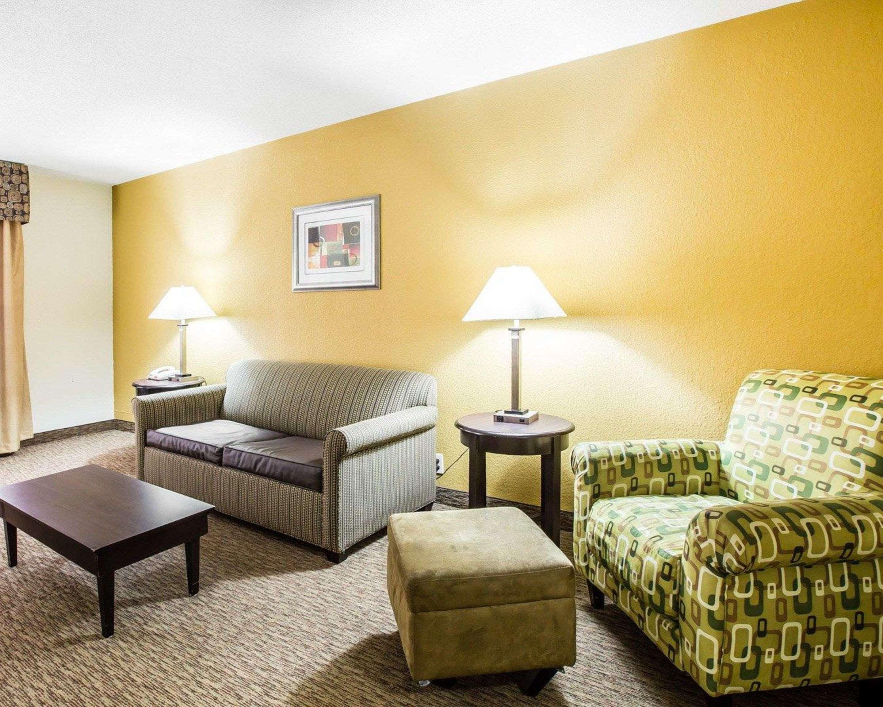 Quality Inn & Suites - Greensboro-High Point Экстерьер фото
