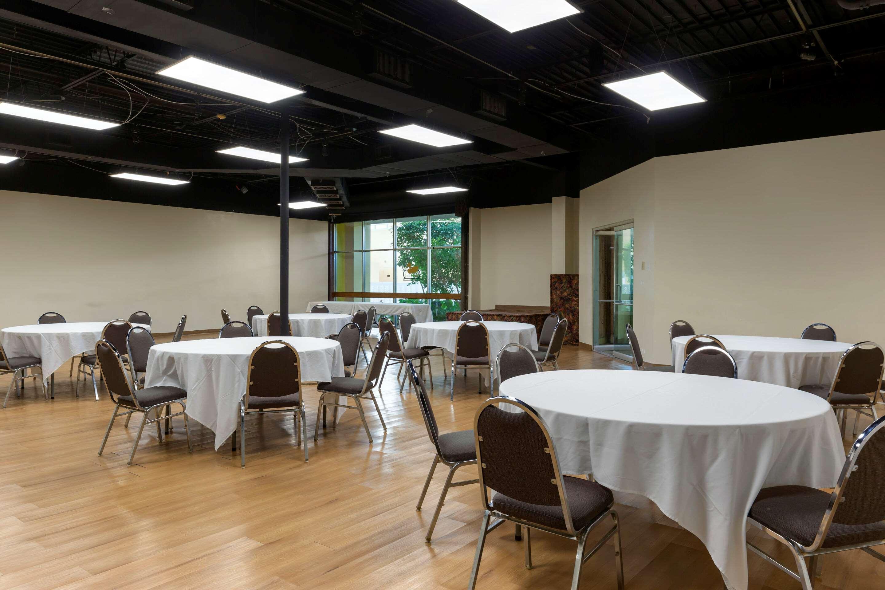 Quality Inn & Suites - Greensboro-High Point Экстерьер фото