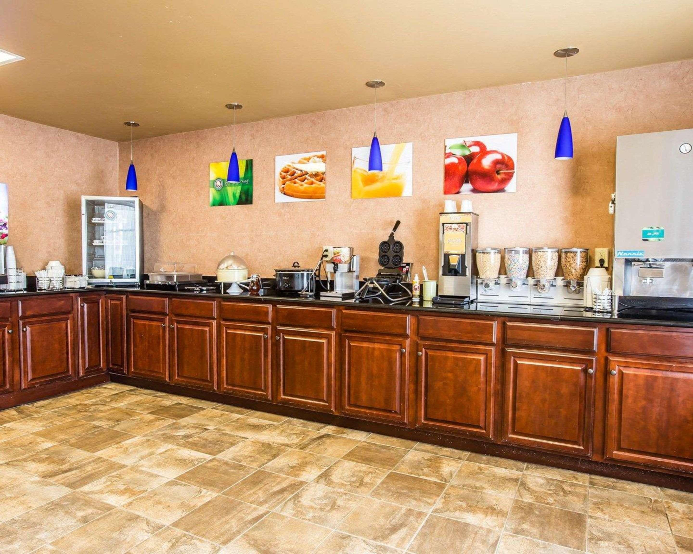 Quality Inn & Suites - Greensboro-High Point Экстерьер фото