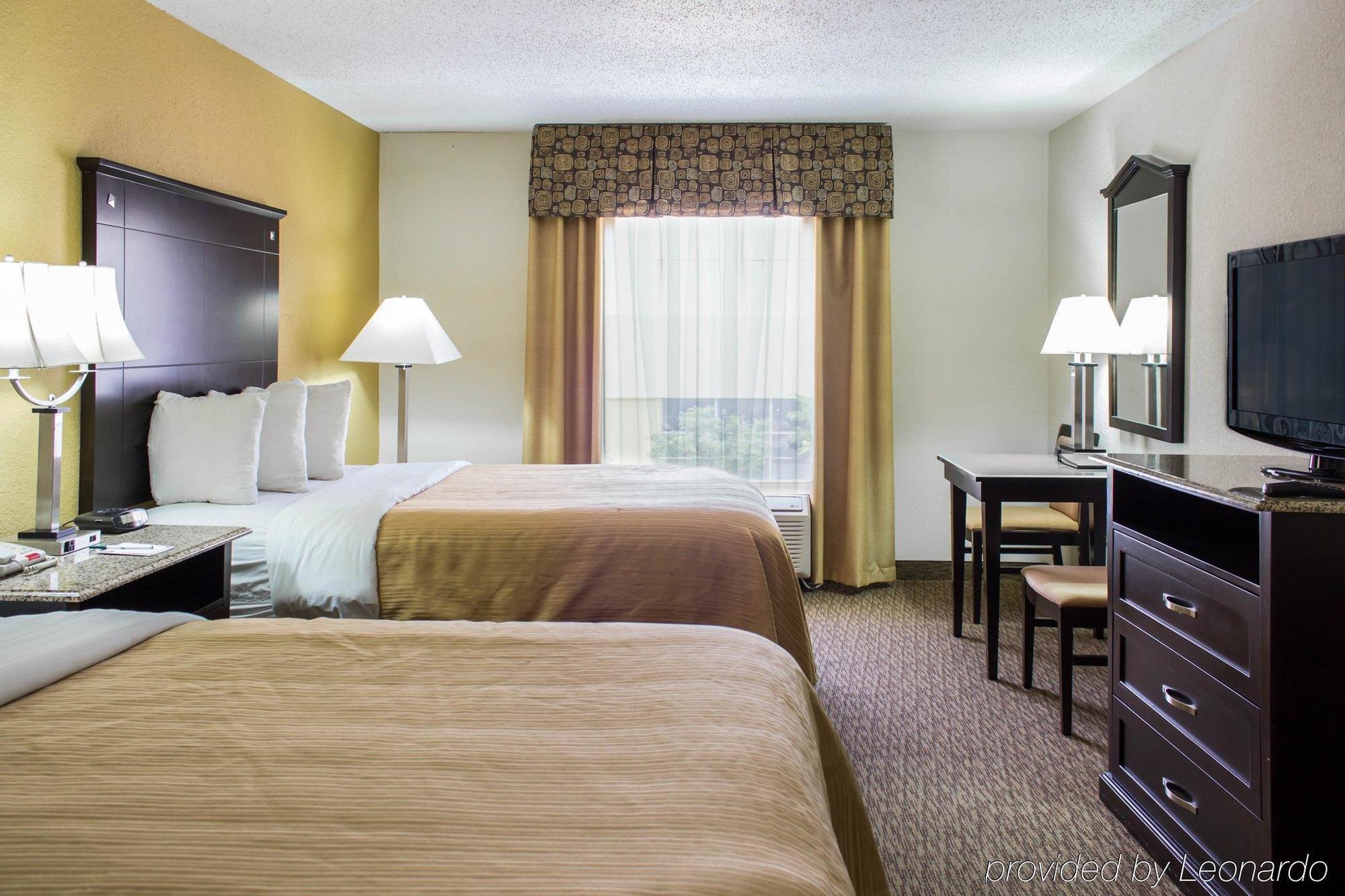 Quality Inn & Suites - Greensboro-High Point Экстерьер фото